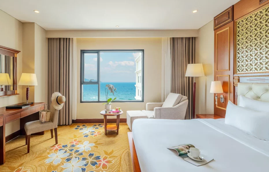 Premier Deluxe King Ocean View