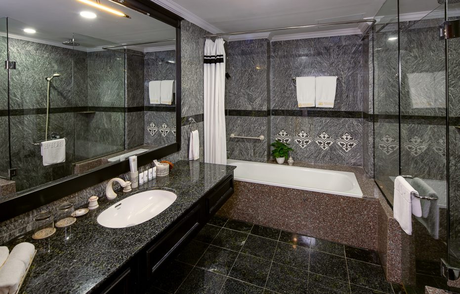 Deluxe Twin/ King Room