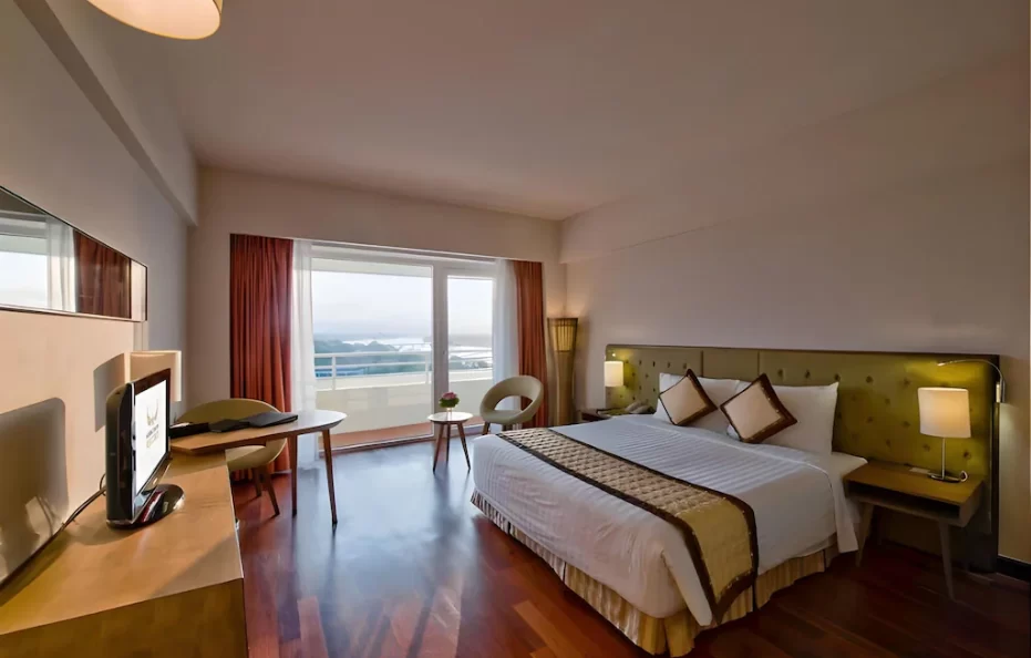 Deluxe King/Twin Room