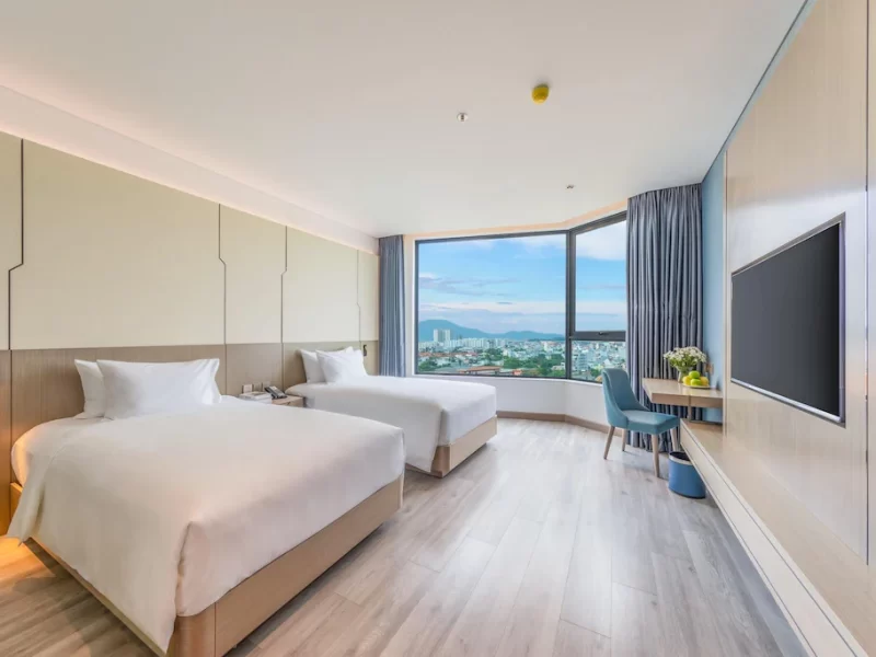 Deluxe Partial Sea View