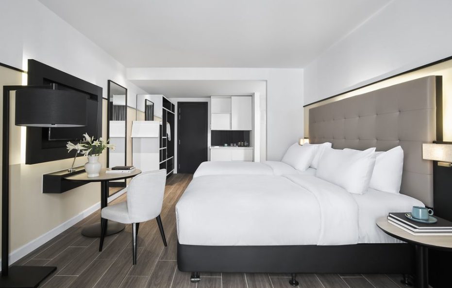 Deluxe Room Twin City View