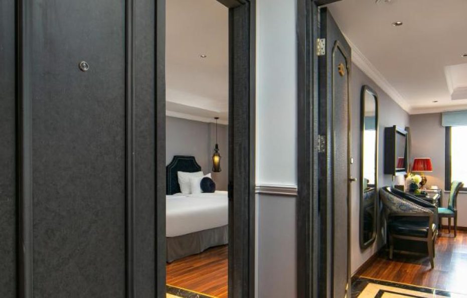 Family Inter – Connecting Door