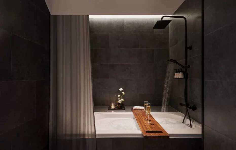 Junior Suite With Bathtub