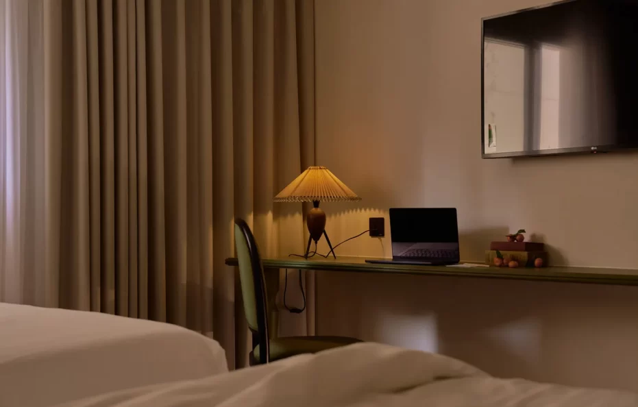 Deluxe Twin With Bathtub