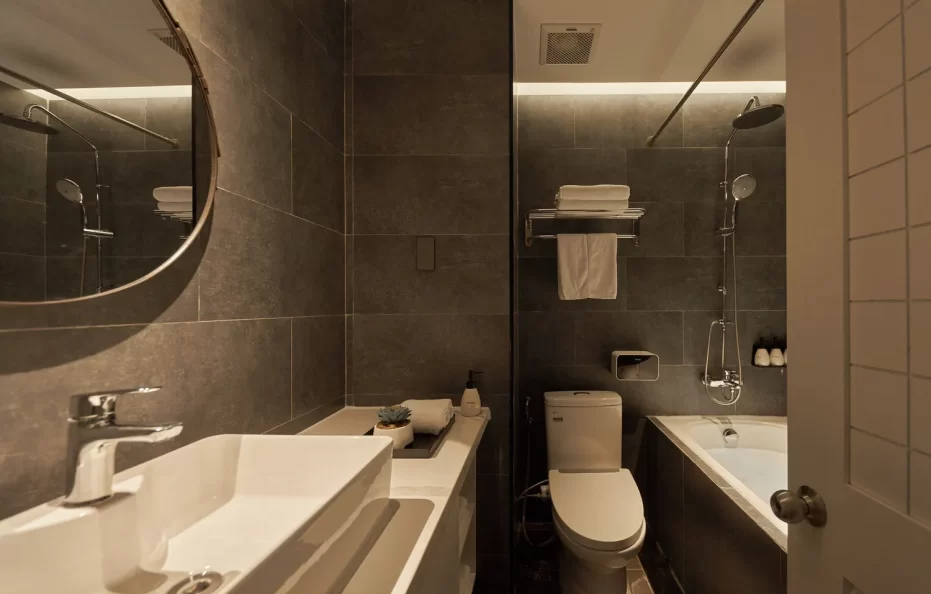 Deluxe Twin With Bathtub