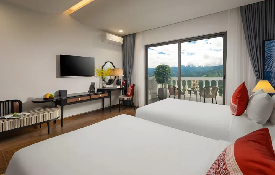 Deluxe Valley View with Balcony