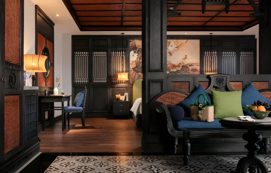 Shining Premier Room