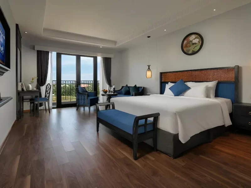 Shining Suite River View