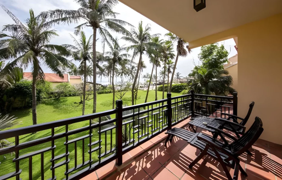 Deluxe Partial Sea View
