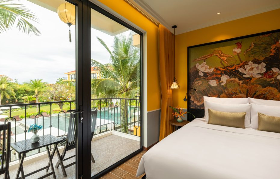 Deluxe Pool Balcony