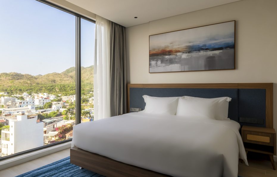 Premium Deluxe Mountain View King