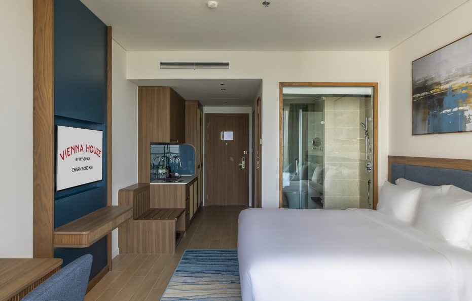 Deluxe Seaview King Double/Twin