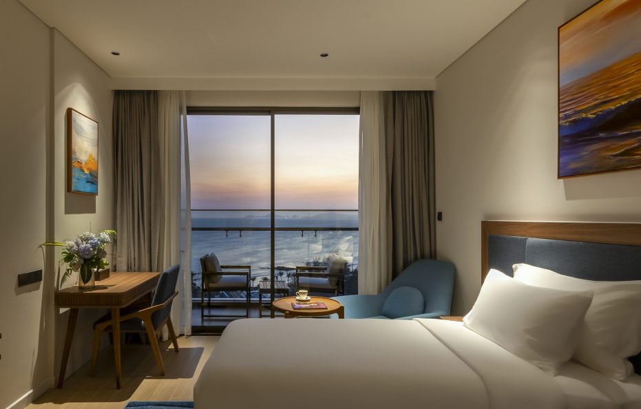 Deluxe Seaview King Double/Twin