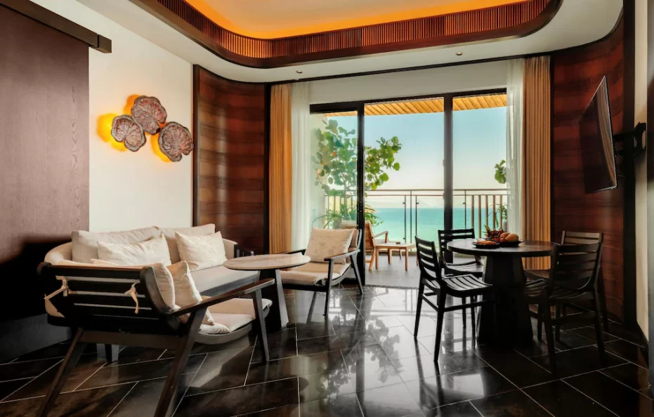 Executive Family Suite 2-Bedroom Sea View with Children Themed Room