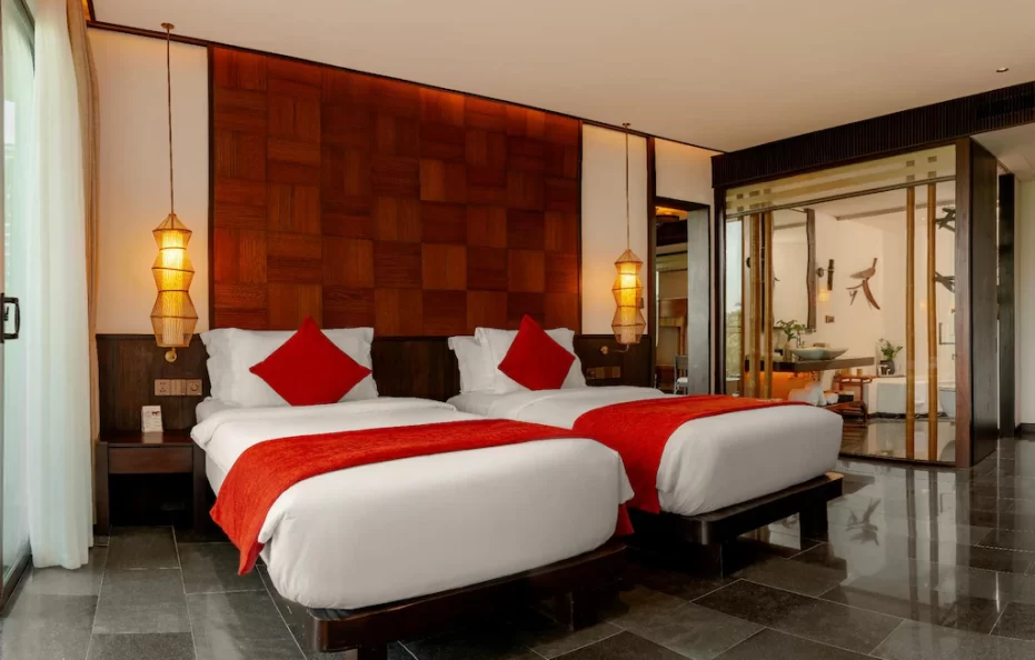 Family Suite 2-Bedroom Garden View With Children Themed Room.