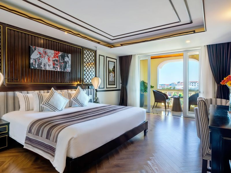 Premium Deluxe Palm View Balcony Double/Twin