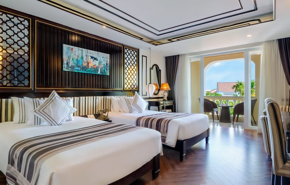 Deluxe Balcony Double/Twin