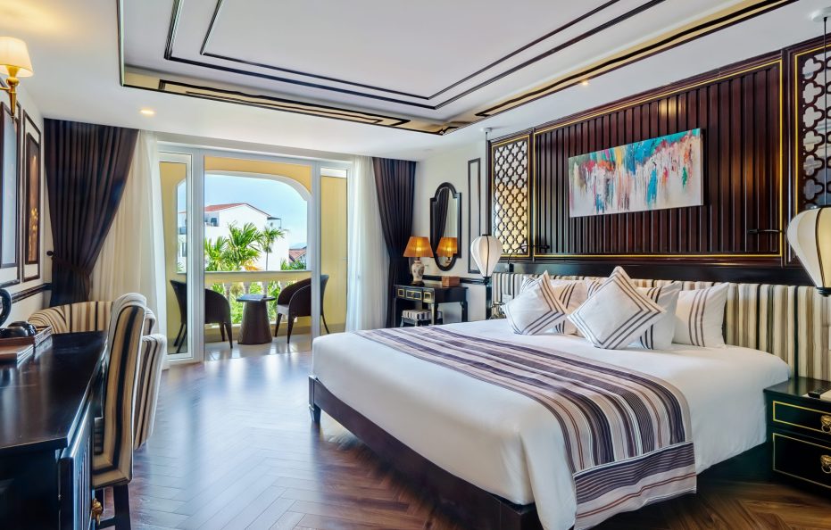 Deluxe Balcony Double/Twin