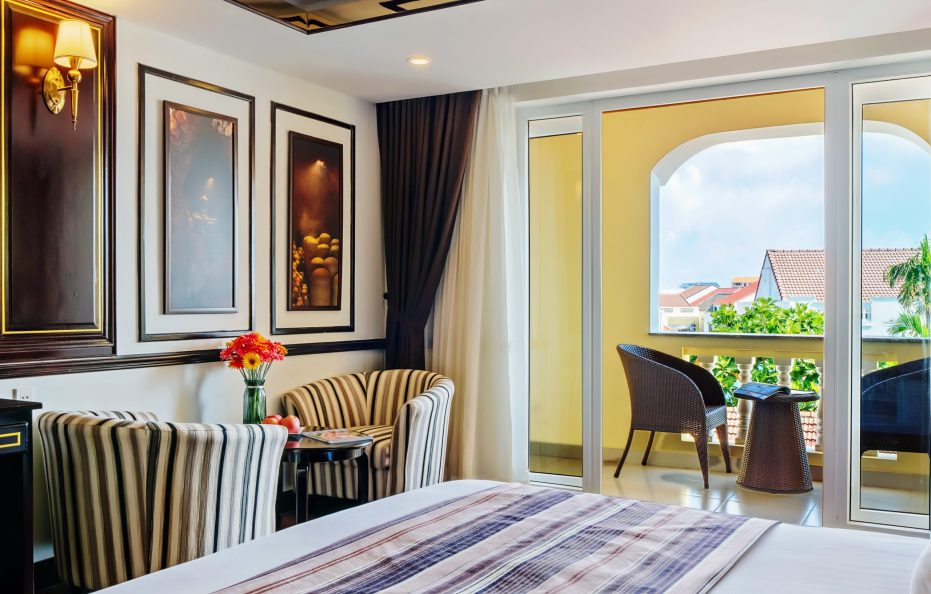 Deluxe Balcony Double/Twin