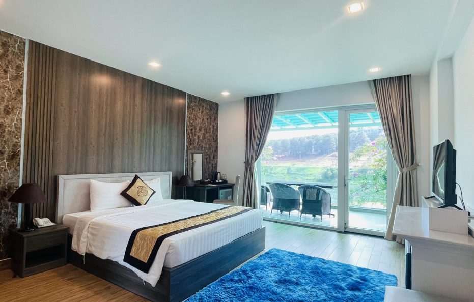 Deluxe Double/Twin Lake View
