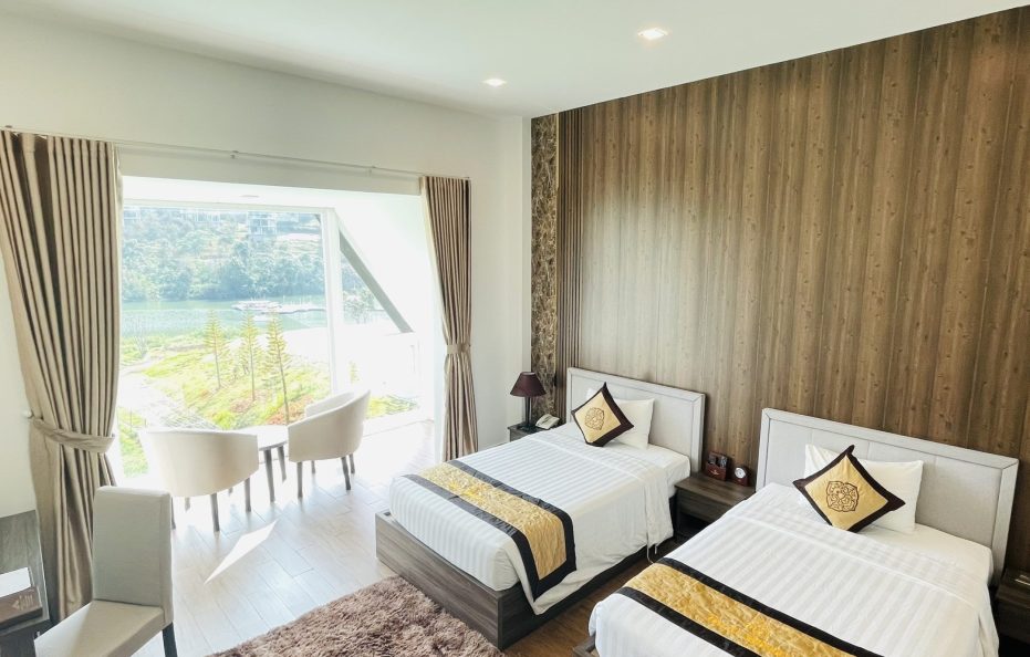 Deluxe Double/Twin Lake View
