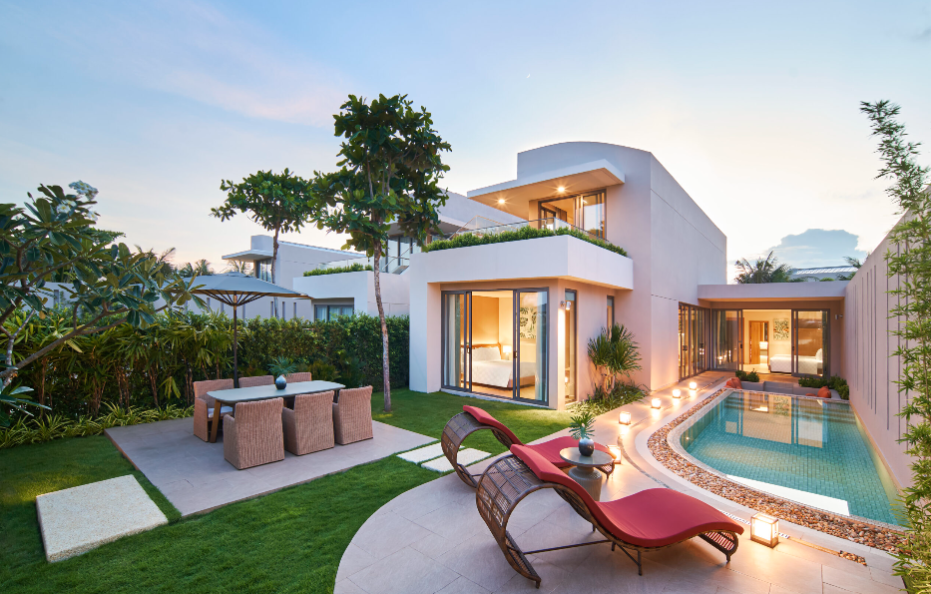 3 Bedroom Beach Pool Villa