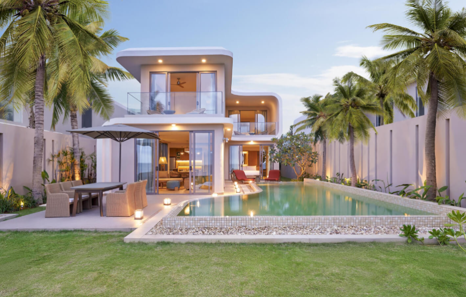 3 Bedroom Oceanfront Pool  Villa