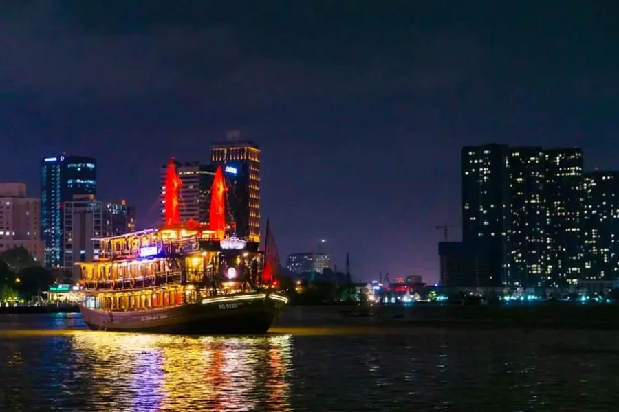 TOUR ĂN TỐI TRÊN TÀU INDOCHINA JUNK SAIGON