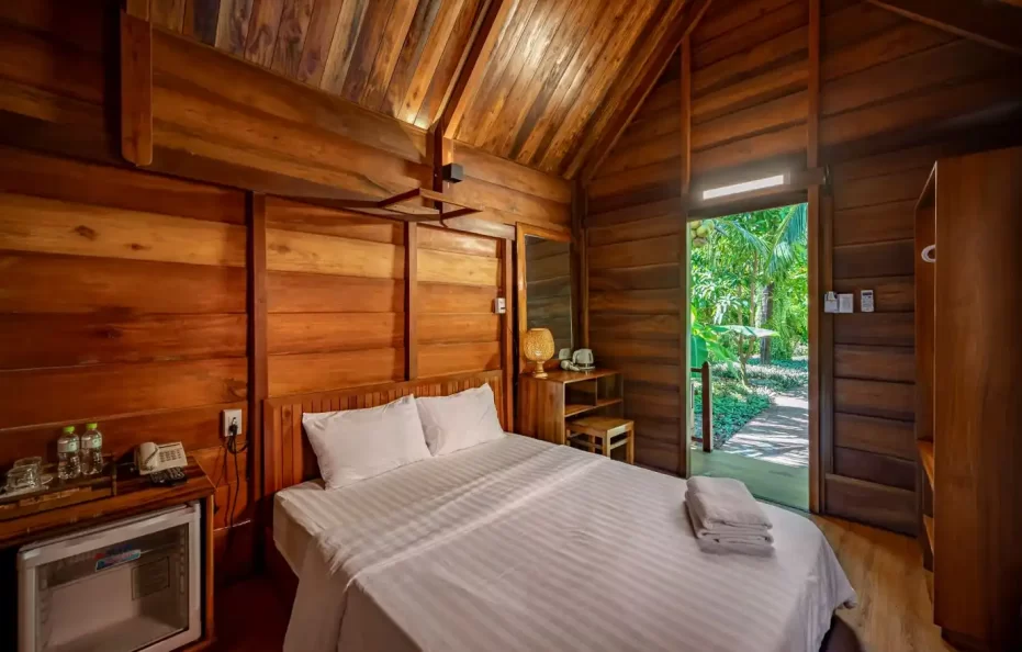 Wooden Room Double/Twin Garden View
