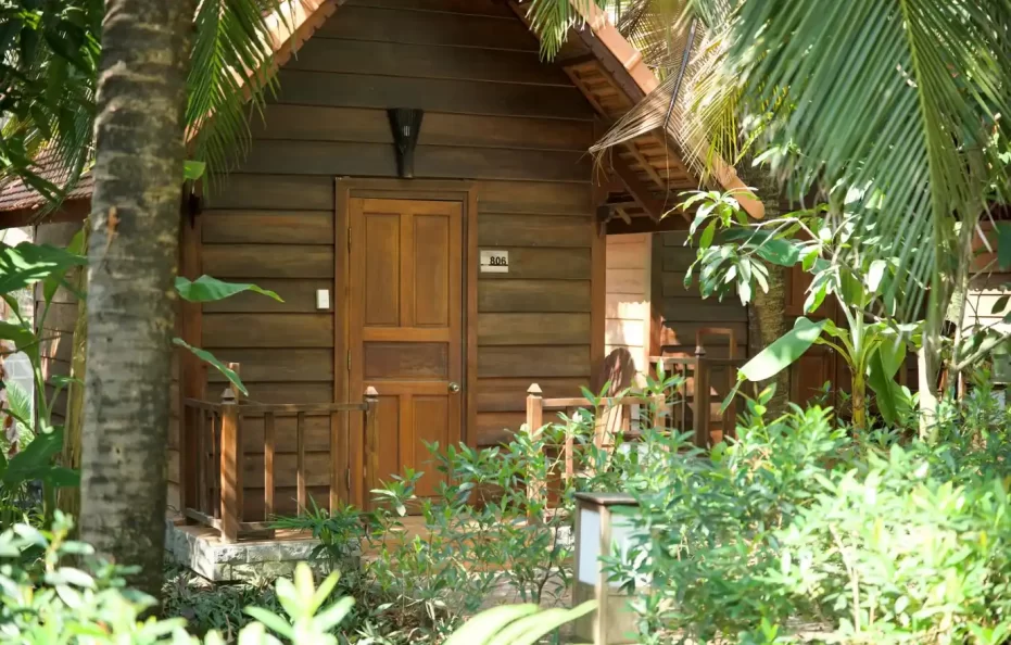 Wooden Room Double/Twin Garden View