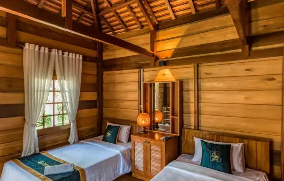 Wooden Room Double/Twin Garden View