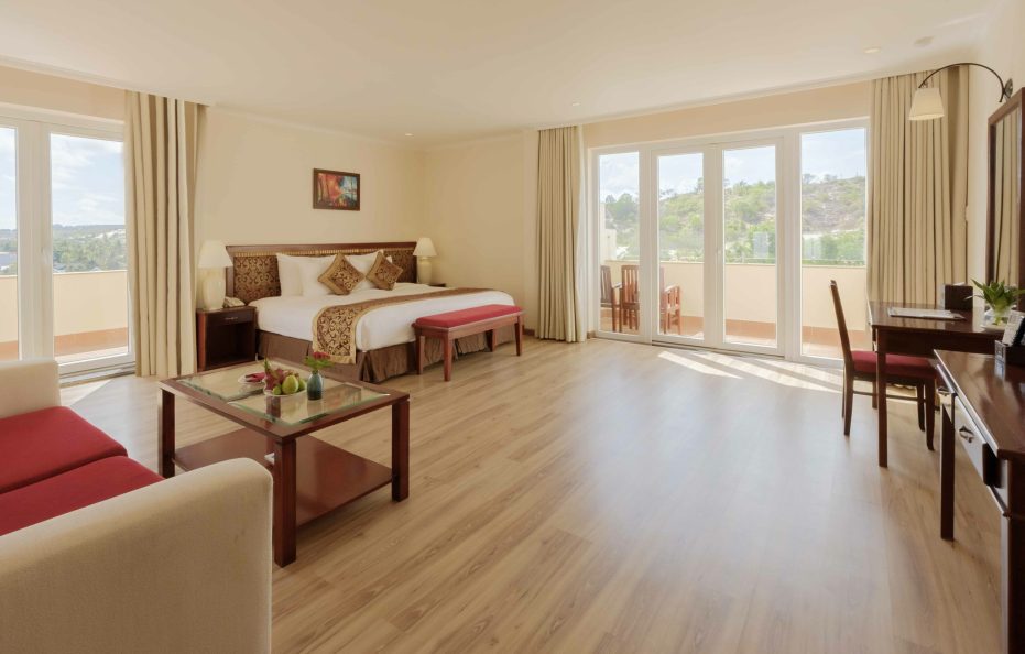 Deluxe Suite