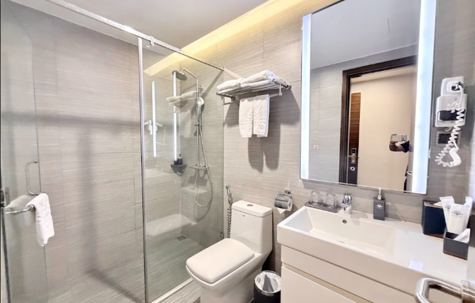 Deluxe Window Double/Twin