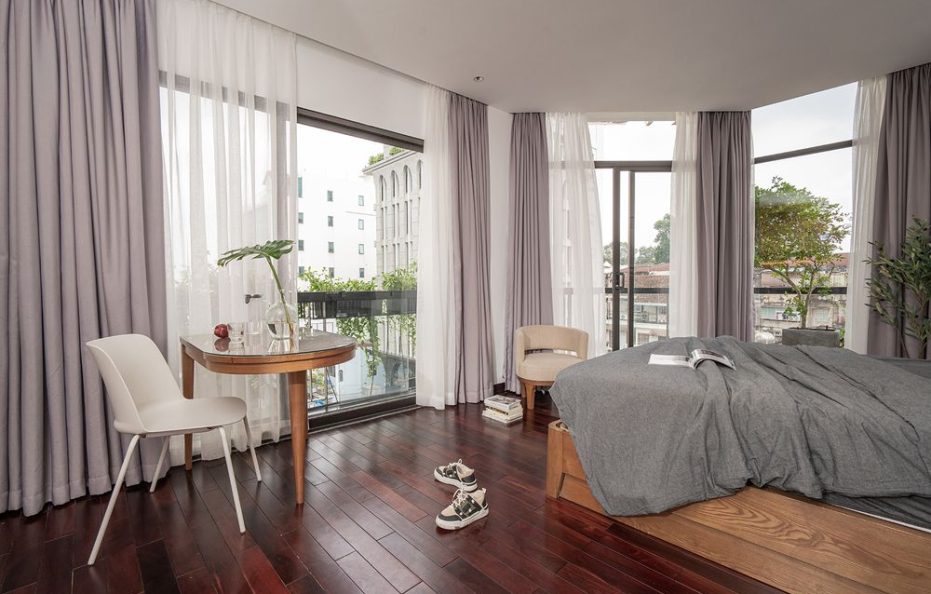Studio with Balcony