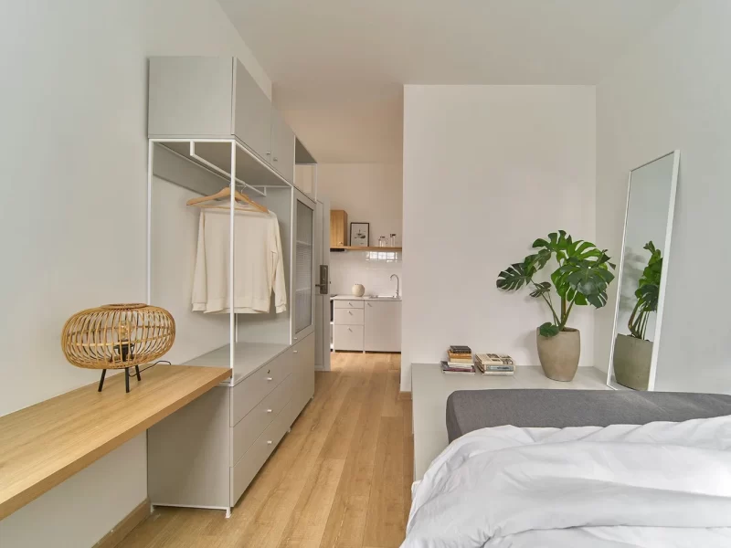 Studio No Window