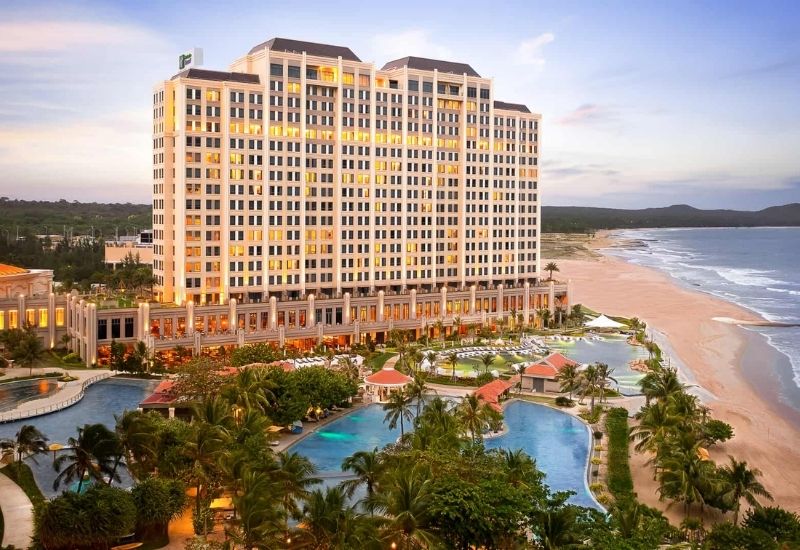 Hoiliday Inn Hồ Tràm mang đến không gian nghỉ dưỡng tiện nghi cho du khách